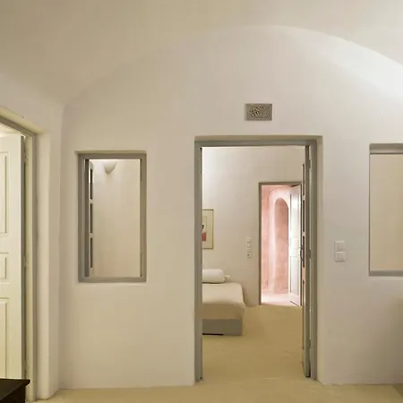 Ambelia Traditional Aparthotel Oia (Santorini)