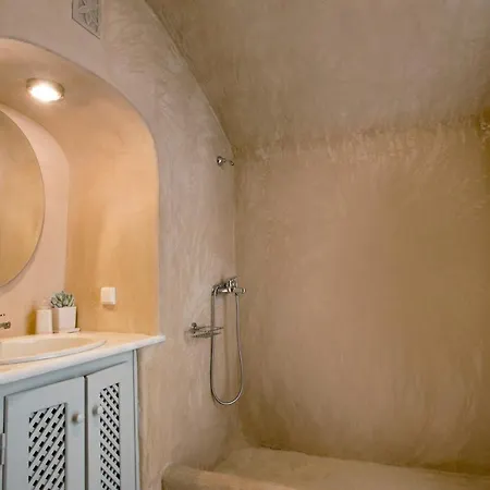 Ambelia Traditional Aparthotel